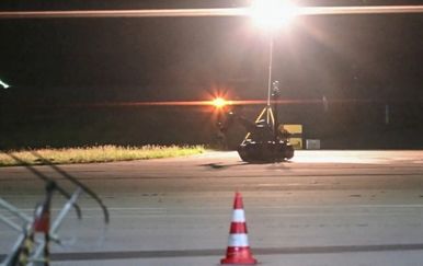 Drama u njemačkoj zračnoj luci: Robotom uklanjali dron s eksplozivom usmjeren prema ukrajinskom avionu
