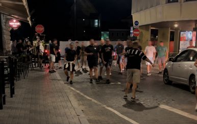 VIDEO Grupa Torcidaša u Litvi napala dvojicu domaćih navijača!?