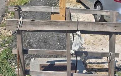 Samo na Jadranu: Je li ovo najbolje ili najgore divlje parkiralište ove sezone?