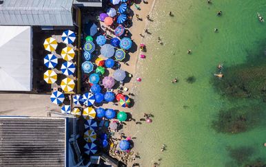 Nekoliko detalja na plaži odmah otkriva tko je domaći, a tko turist