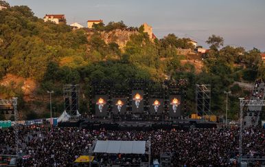 Pogledajte atmosferu uoči Thompsonovog koncerta u Imotskom