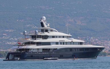 U Trogir je stigla jahta Arience