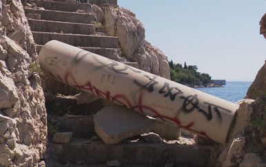 Vila koja se urušila poznata kao okupljalište mladih? Poznato tko je vlasnik
