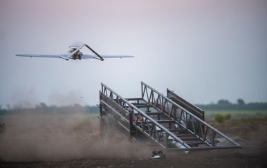 Masovni udar ukrajinskih dronova 1000 km unutar Rusije: Najmanje 12 poginulih u napadu na rafineriju nafte