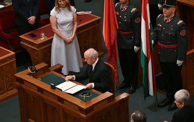 Tajno glasovanje u Budimpešti: Pravnik s kontroverznom prošlošću András Baka novi je predsjednik Mađarske