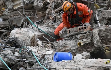 Potres u Kolumbiji: Spasioci u utrci s vremenom