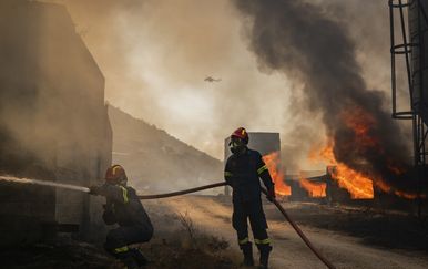Novi požar kod Soluna, turisti evakuirani