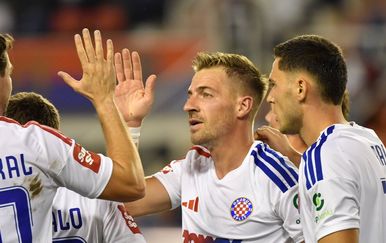 UŽIVO HAJDUK - ŽALGIRIS: GOOOL! Bijeli poveli na Poljudu, pitanja prolaza više nema