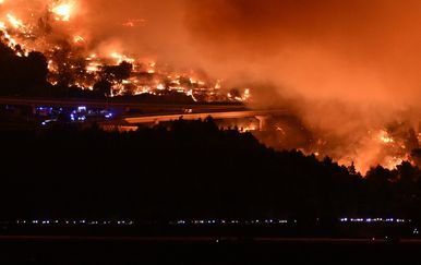 Požar kod Omiša: Više ozlijeđenih, šteta se još procjenjuje