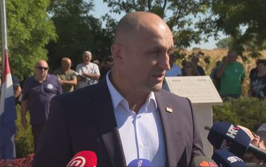 Anušić o požaru kod Omiša: "Vojska je spremna, ako stigne poziv, poslat ćemo i kopnene snage"