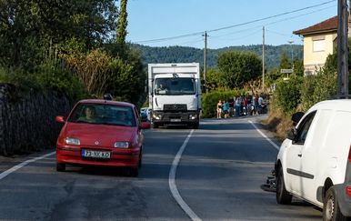 VIDEO Pojavila se snimka: Biciklist na poznatoj utrci preminuo zbog bizarne greške