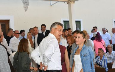 Plenković: Vlada će financijski pomoći Omišu i okolici