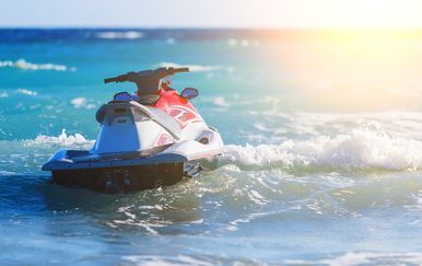 Otac i dvoje djece proveli 16 sati u moru kraj Tajlanda nakon kvara na jet skiju