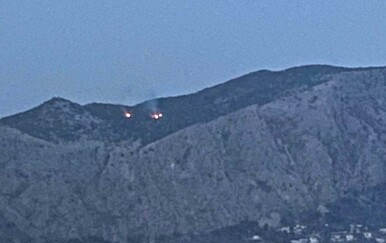 Vatra iznad Omiša vidi se s Brača, evo što kažu iz vatrogasne zajednice