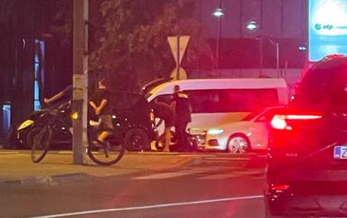 Prometna nesreća u Zagrebu: Motor srušen na pod, stvorila se kolona