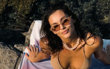 Laura Gnjatović zapalila Instagram fotkama u badiću: "Ti si baština mediteranske ljepote"