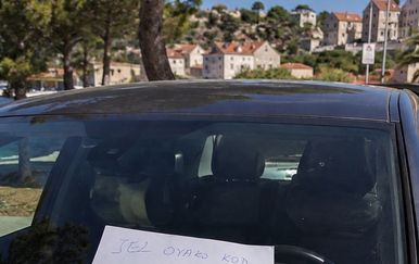 Vozaču ostavio jasnu i glasnu poruku, a jedan detalj nasmijao gledatelje