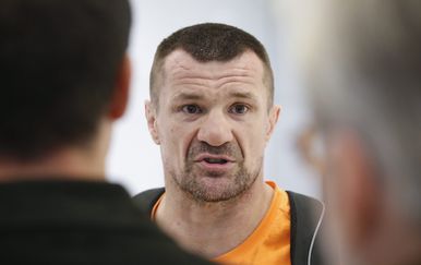 Cro Copa nazvao "komunjarom i veleizdajnikom", Mirko mu odgovorio: "O, sunce moje domoljubno..."
