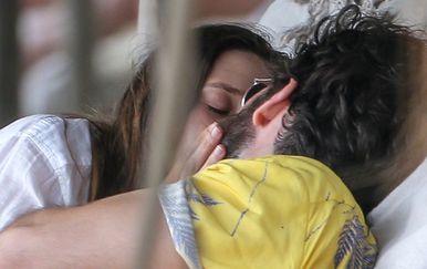 Ljubavna priča Elizabeth Olsen i Robbieja Arnetta