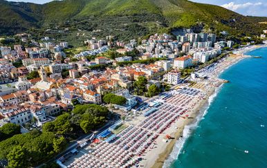 Časnim sestrama žele oduzeti koncesiju na ležaljke i suncobrane