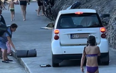 "Za rubriku vjerovali ili ne": Došao autom na plažu i ostavio kupače u nevjerici