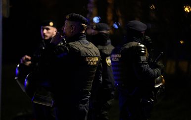 Policija traga za osumnjičenikom u bijegu i provodi mjere sigurnosti