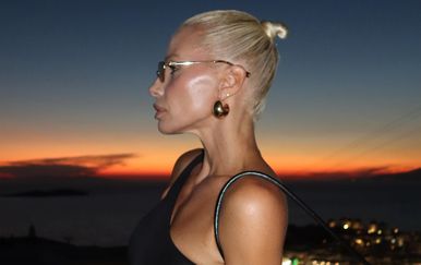 Kristina Bekvalac u haljini punoj proreza