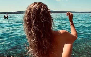 Sandra Bagarić objavila fotografiju u toplesu