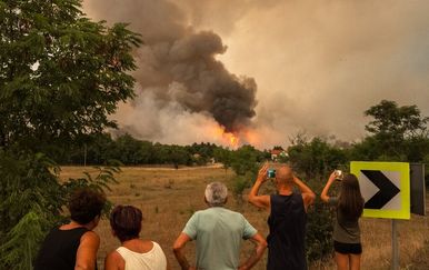 Požari diljem Srbije, jedna osoba poginula, vjetar otežava gašenje