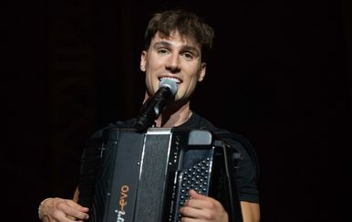 Ivan Licul izveo Balaševićevu ''Oliveru'' na klaviru
