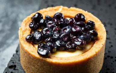 Obrnuti cheesecake bez pečenja: Jednostavan desert koji skriva kremasto iznenađenje