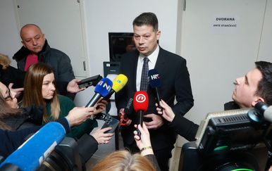 SDP: Oporba prikupila 50 potpisa za pokretanje postupka opoziva Vlade