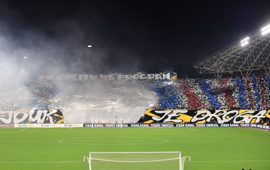Torcida pripremila veliku koreografiju: Pogledajte kakvu su poruku razvili