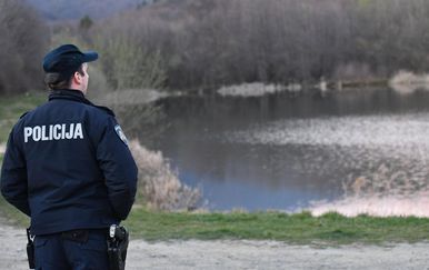 Utopio se muškarac (72) u jezeru Bajer u Đakovu
