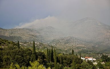 Požar kod Dubrovnika podmetnuo je 38- godišnjak paljenjem vatrometa