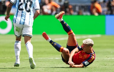 FIFA kaznila i Argentinca koji je šakom udario Olma u finalu SP-a