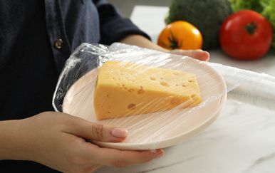 6 namirnica koje nikad ne biste trebali čuvati u plastičnoj foliji