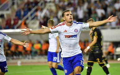 UŽIVO HAJDUK - OSIJEK: GOOOL! Novo pojačanje zabilo za vodstvo Bijelih na Poljudu