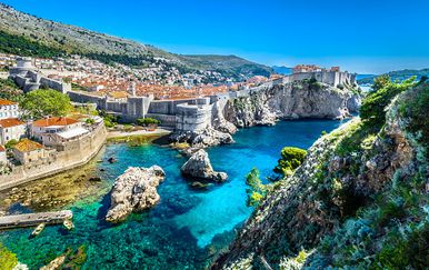 Dubrovnik se na +30 priprema za zimu: Stradun u novom ruhu, poznati i izvođači za doček Nove godine