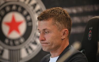 Totalno rasulo u Srbiji: Uoči utakmice sezone svi važni ljudi u klubu najavili ostavke!