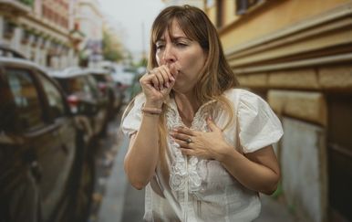 Kašalj kod srčanih bolesti: Kako prepoznati dolazi li problem iz srca ili pluća?