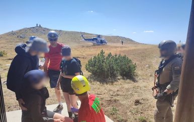 Šibenski HGSS uz pomoć helikoptera MUP-a spasio strankinju na Dinari