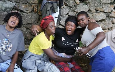 Šokantni prizori na Haitiju: Najmanje 30 ljudi poginulo je u oružanom napadu bande