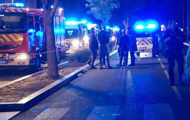 Užas u Francuskoj: Automobilom se zaletio među ljude, jedna osoba poginula,