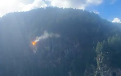 Tragedija u Italiji: Žirokopter se zabio u kabele, poginule dvije osobe