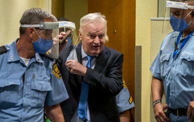 Brutalan, tašt i nemilosrdan krvnik s mračnim obiteljskim tajnama: Kći mu se ubila s njegovim pištoljem