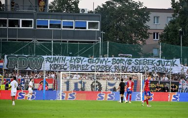 Torcida u Poljskoj podigla poruku na poljskom