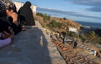 Prosvjednici zapalili migrantski kamp u španjolskoj Ceuti