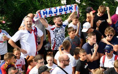 VIDEO Ludilo na Poljudu, tisuće navijača stigle pozdraviti hajdukovce poslije prvog ulaska u Europu od 2010.