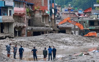 Raste broj poginulih u poplavama u Nepalu